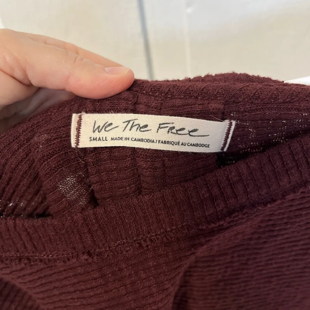 Free People We the Free OG long sleeve thermal top reddish brown size small - Image 6