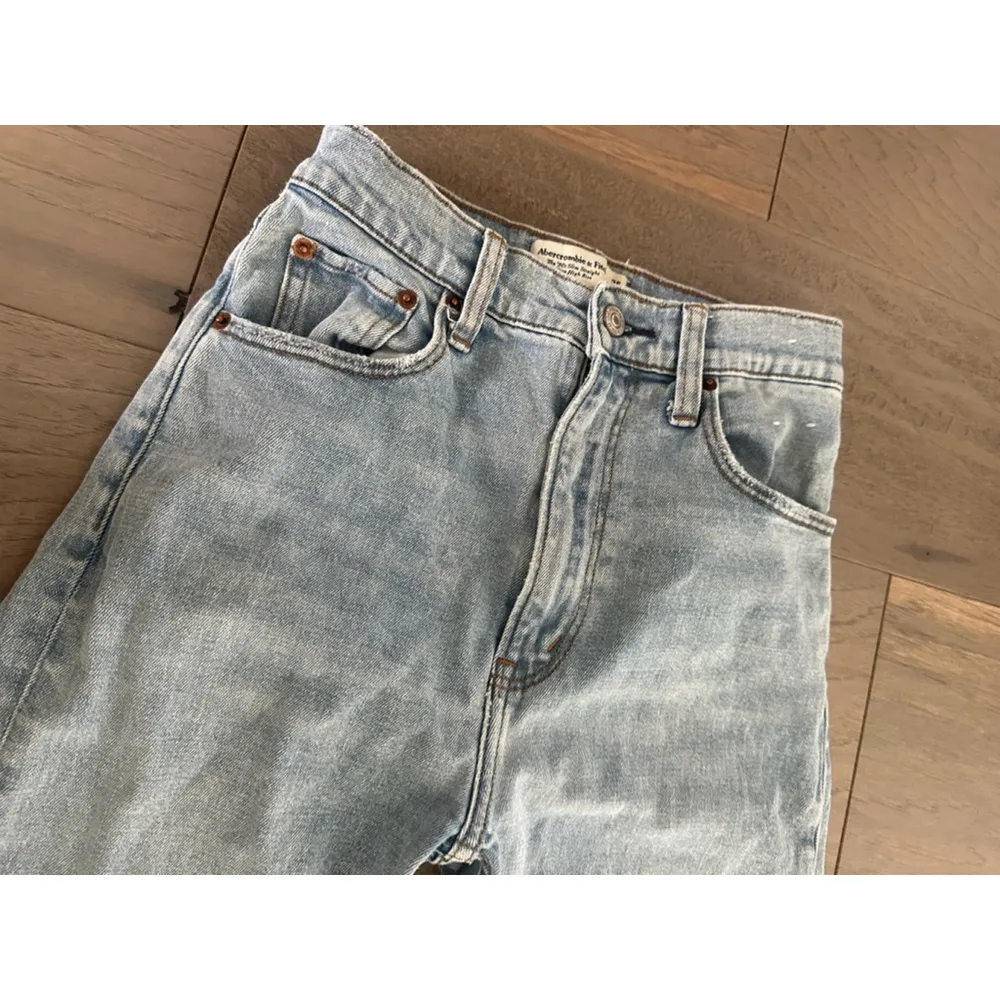 Abercrombie & Fitch 90s Slim Straight Ultra High Rise Jean - Image 2