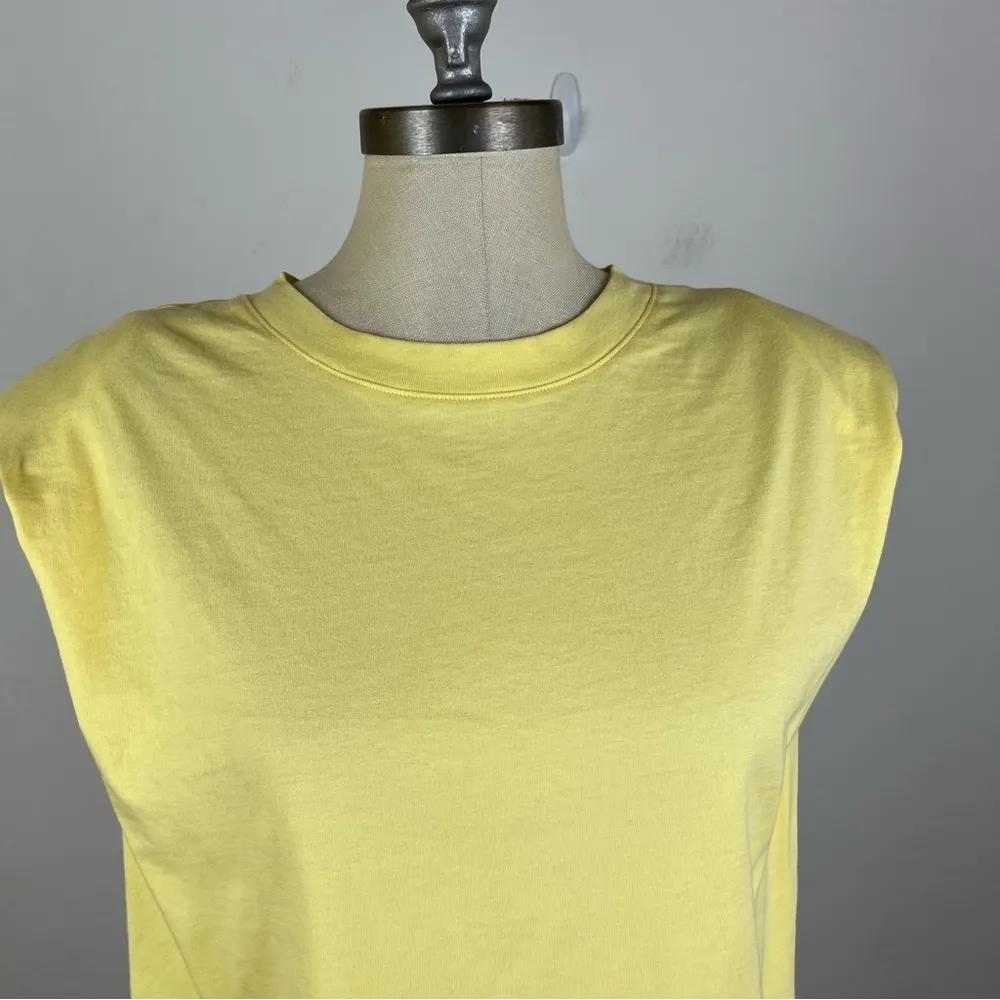 Aritzia Babaton Padded Pale Yellow Shirt - Image 3