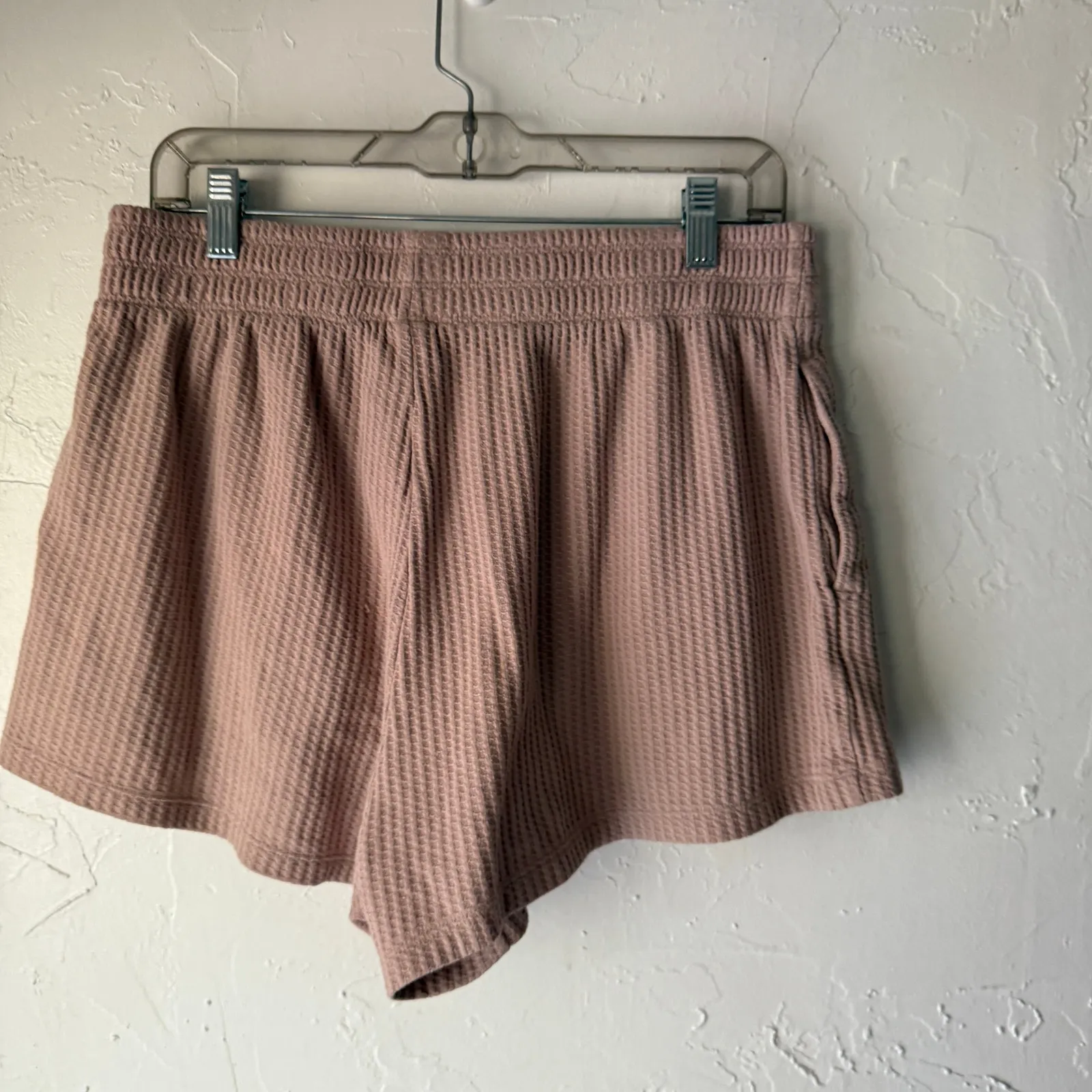 Old Navy Brown Waffle Knit Lounge Shorts Size M‎ Loungewear Henley - Image 5