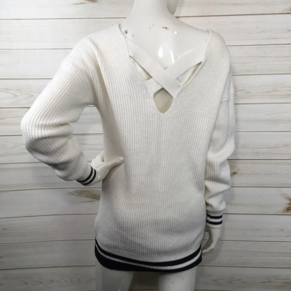 BP. Cross Back Oversized Chunky Knit V Neck Sweater - Image 2