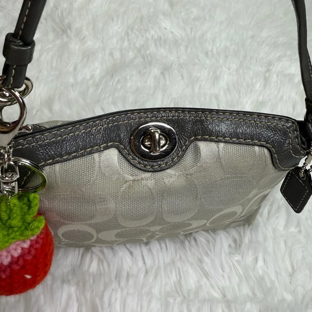 y2k COACH Gray Signature Canvas Mini Purse / Wristlet - Image 7