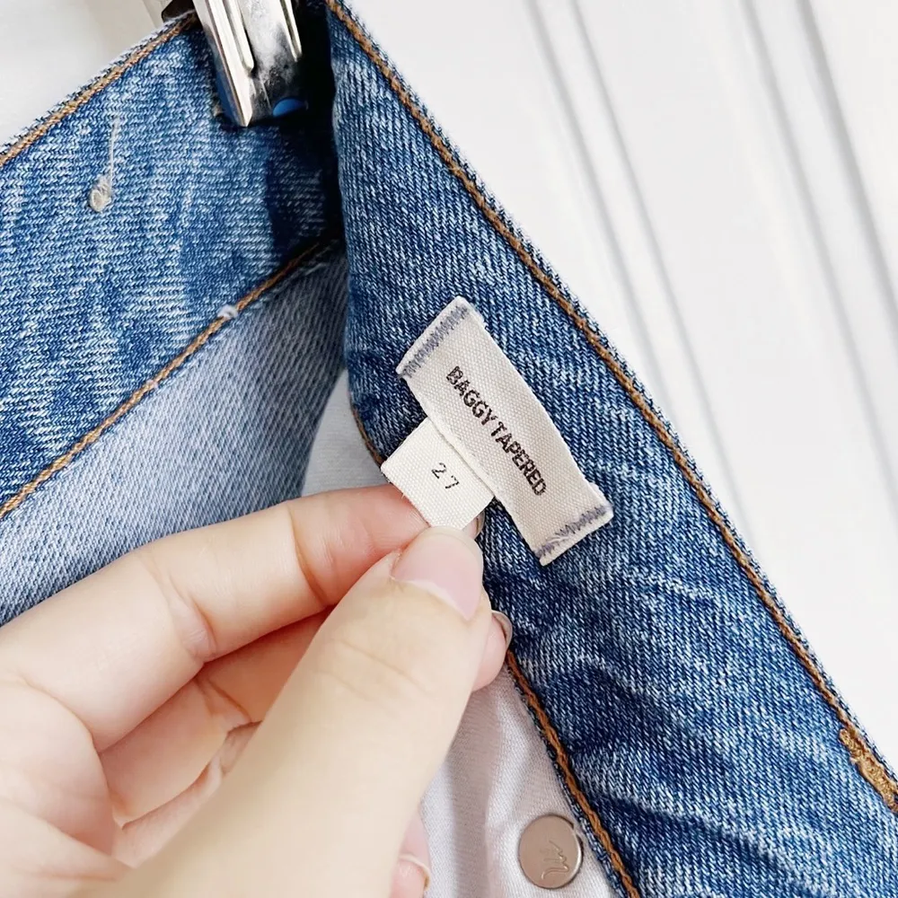 Madewell • Baggy Tapered Jean in Jewell Wash high rise balloon carrot leg pleat - Image 7