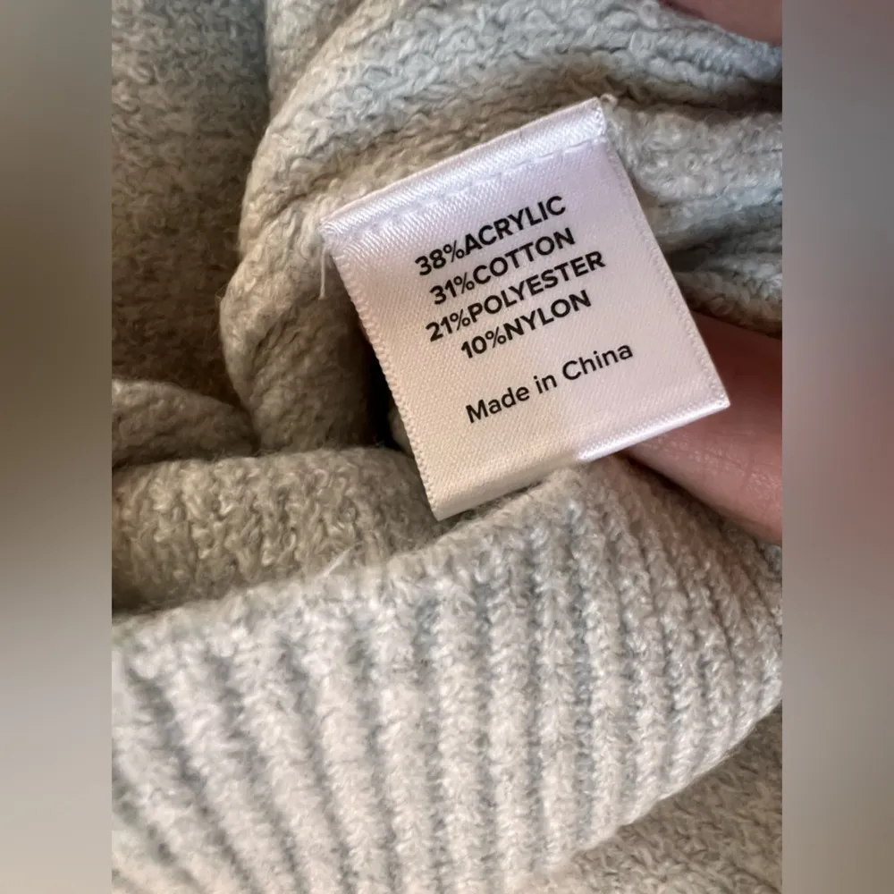 Evereve Soft Knit V-Neck Long Sleeve Sweater Size XS - Image 9