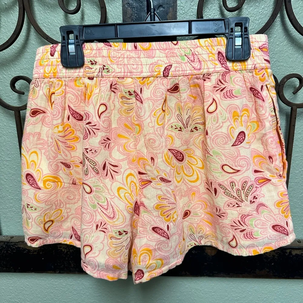 Zara peachy and yellow paisley pull on shorts - Image 2