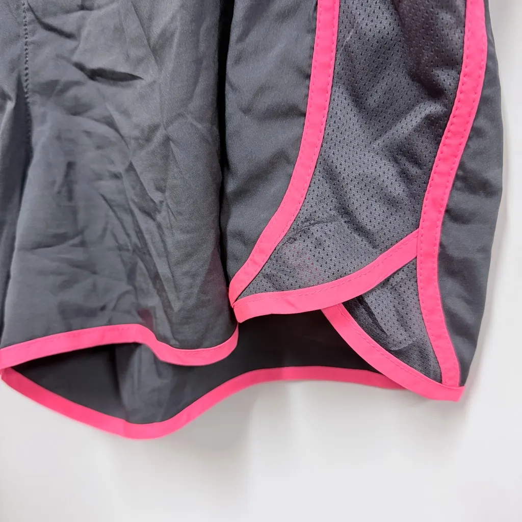 Old Navy Active lined Shorts size XL - Image 3