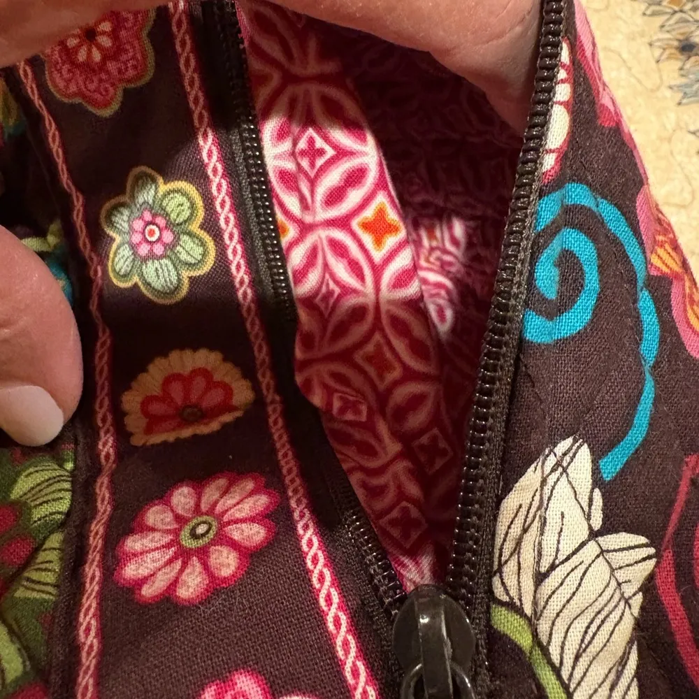 Vera Bradley  Cinch Drawstring
Floral Quilted Backpack - Image 7