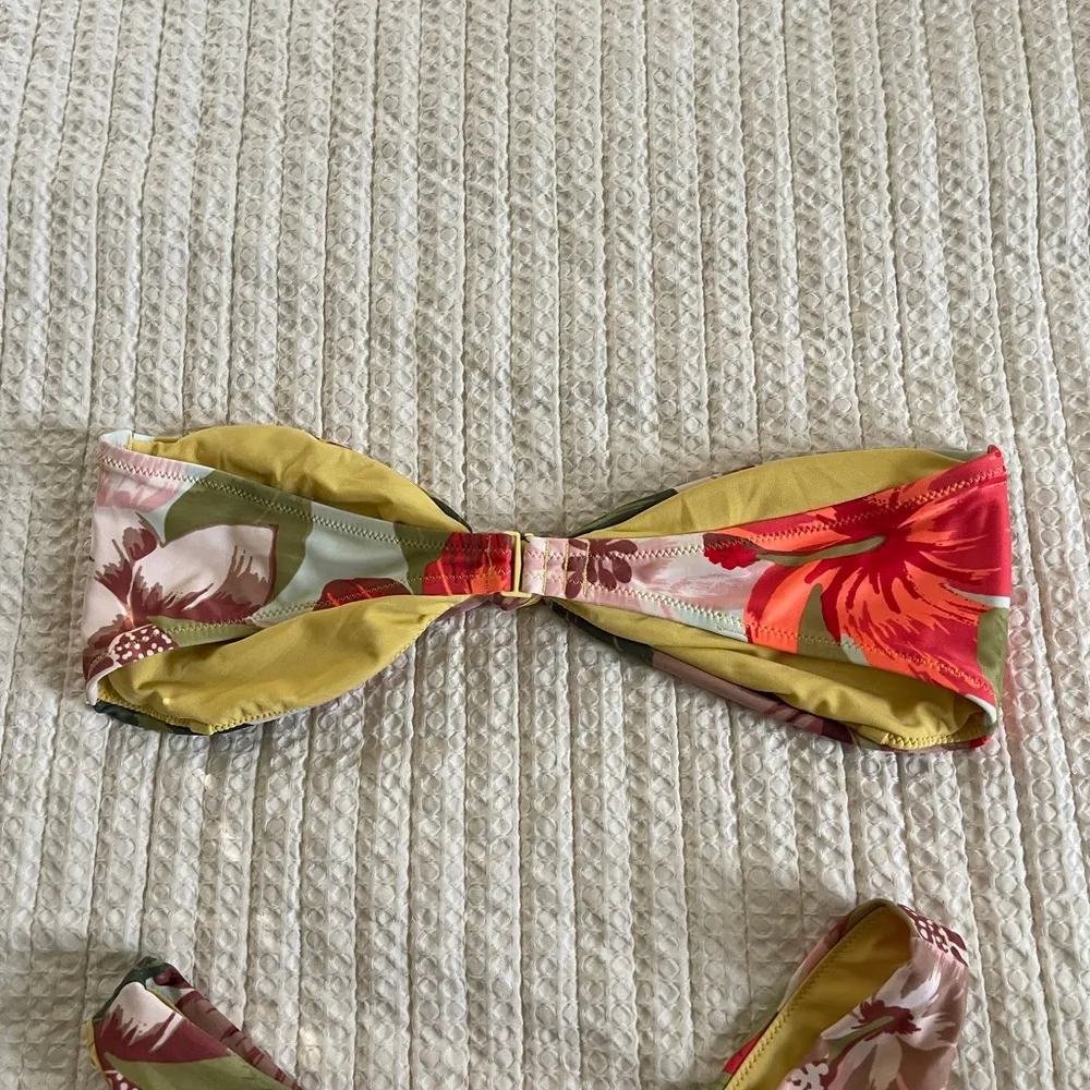 colorful floral bikini set bandeau top size XL cheeky bottoms size L - Image 8