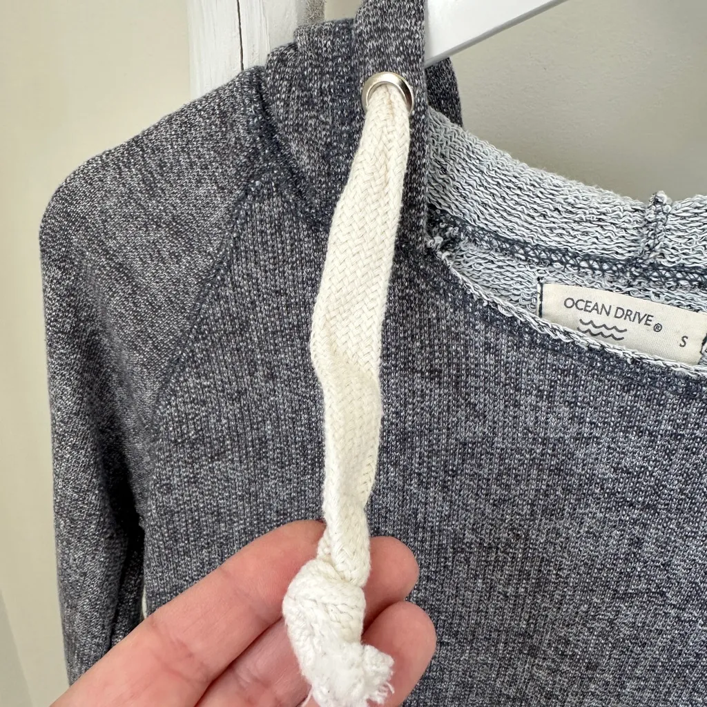 Ocean Drive Textured Hoodie with Cream Drawstrings Blue Grey Color Size Small - Image 4