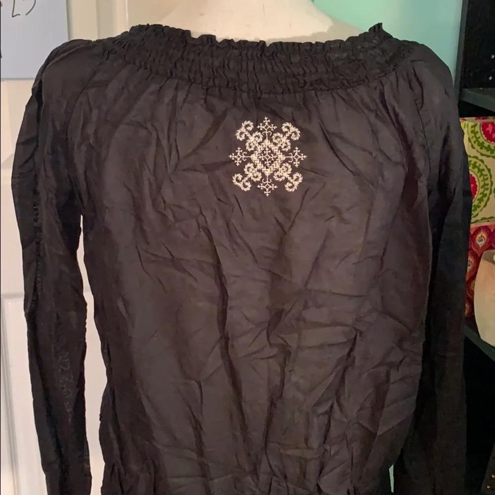 Max Azria lightweight l sleeve cinched waist top - Image 2