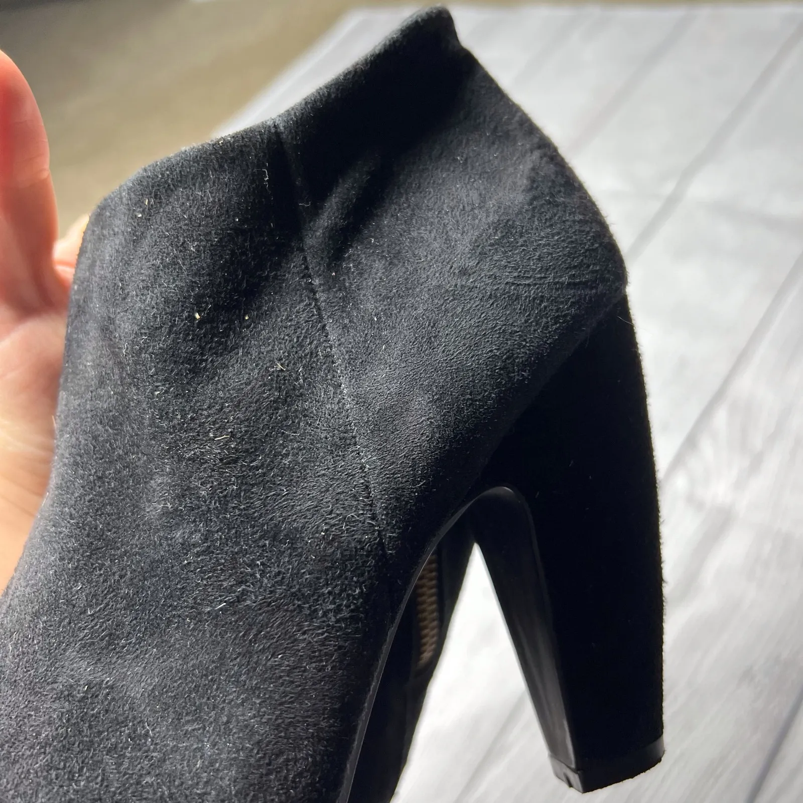 Steve Madden Black Heeled Ankle Boots Booties Leather Suede Gold Zip Sz 8.5M - Image 4