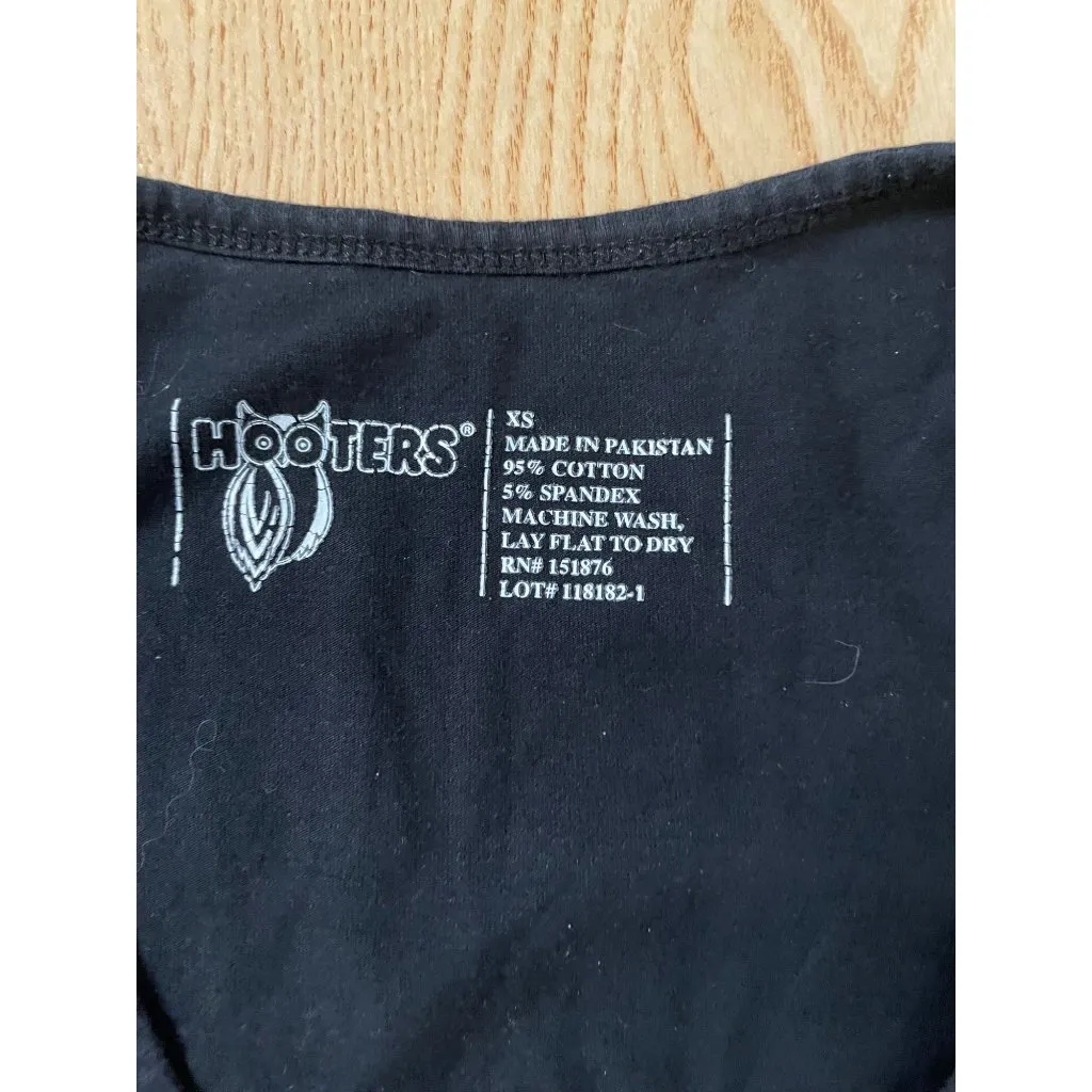 B75 #10 Hooters Girl Worn V-Neck T-Shirt Black size Xs - Image 4