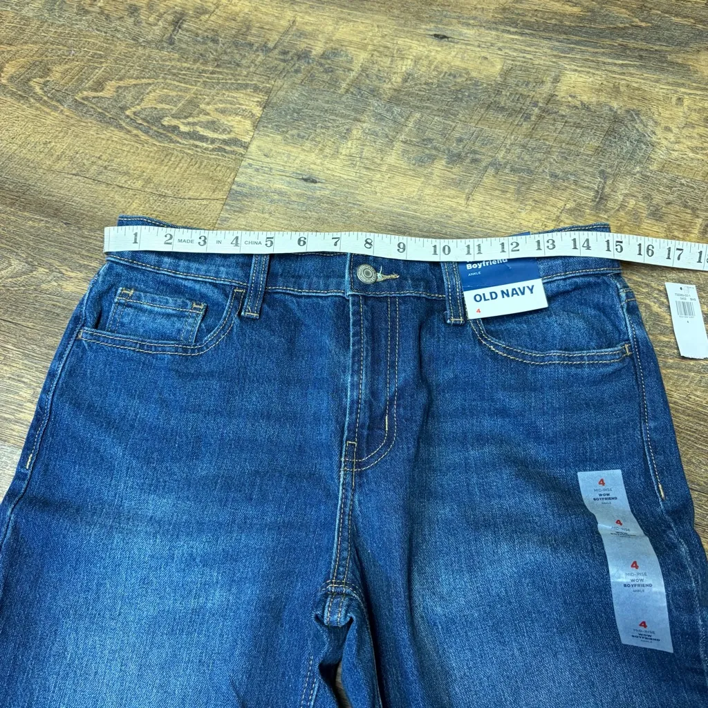 NEW Old Navy Mid Rise Wow Boyfriend Jeans Women’s Size 4 Blue Denim - Image 3