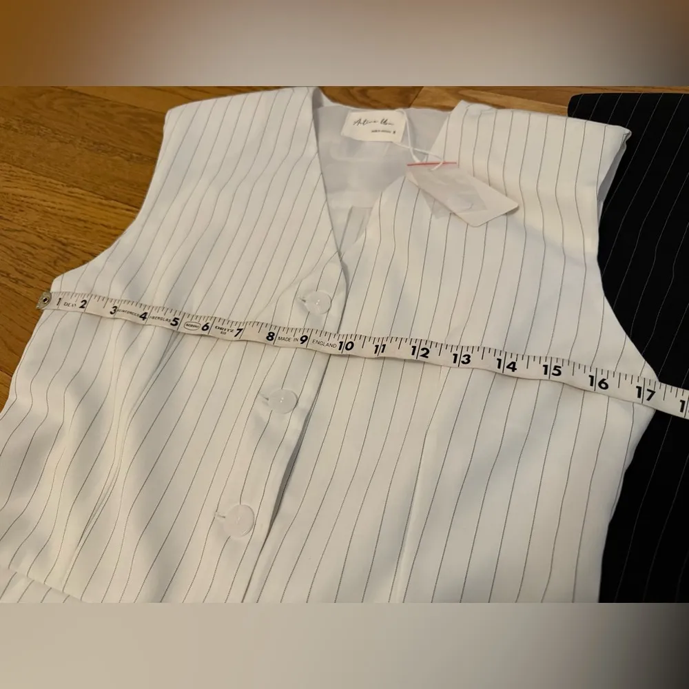 White Pinstripe Women's Vest size S - Image 5