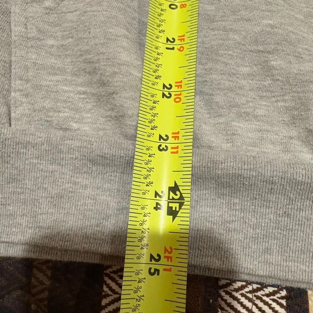 DISNEY Minnie Mouse Heather Gray Embroidered Flowers Bow Hoodie  women’s size L - Image 8