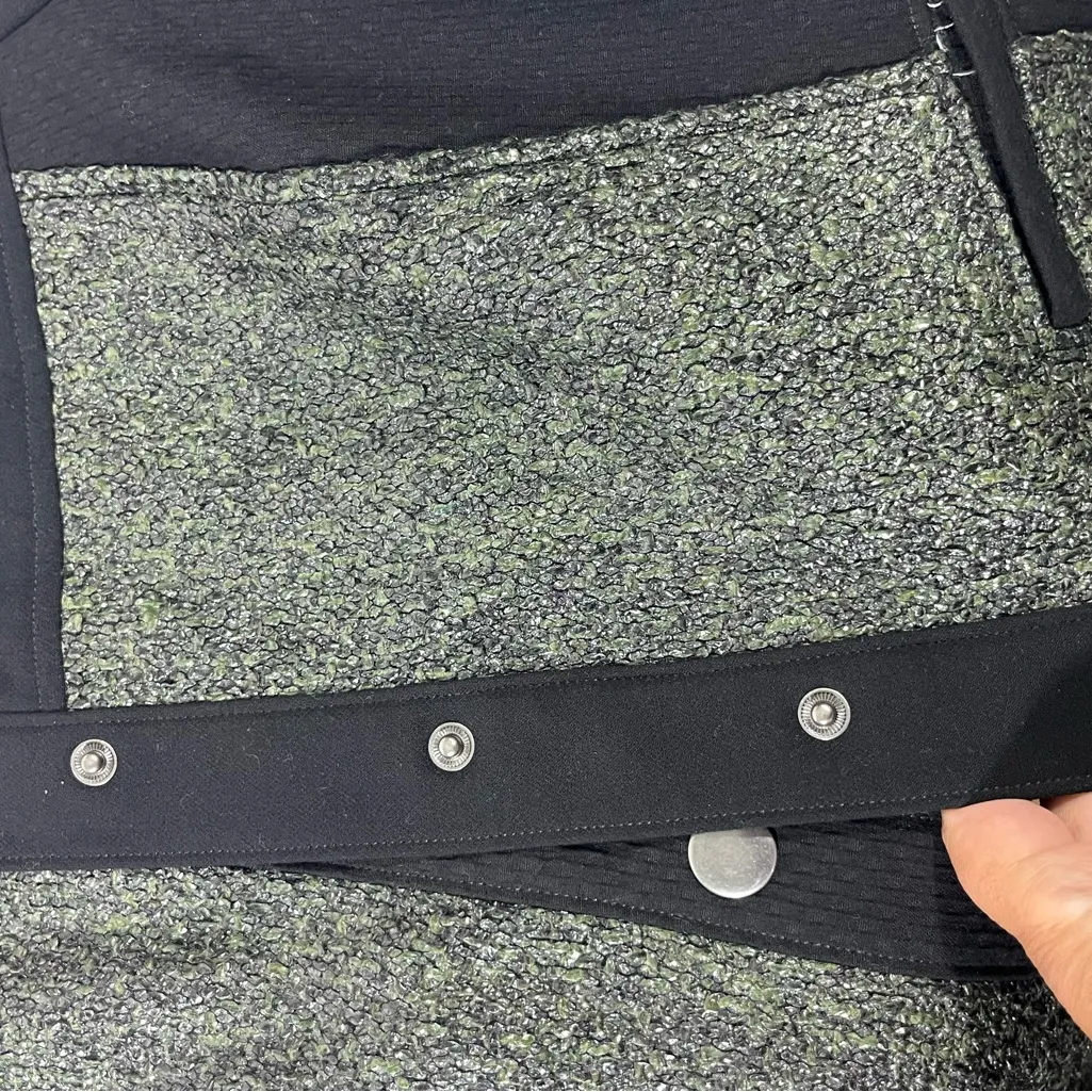 CABI MEDIA KNIT CROP JACKET SNAP FRONT SHLD PADS M BLACK W/GREEN TWEED INSET A38 - Image 12