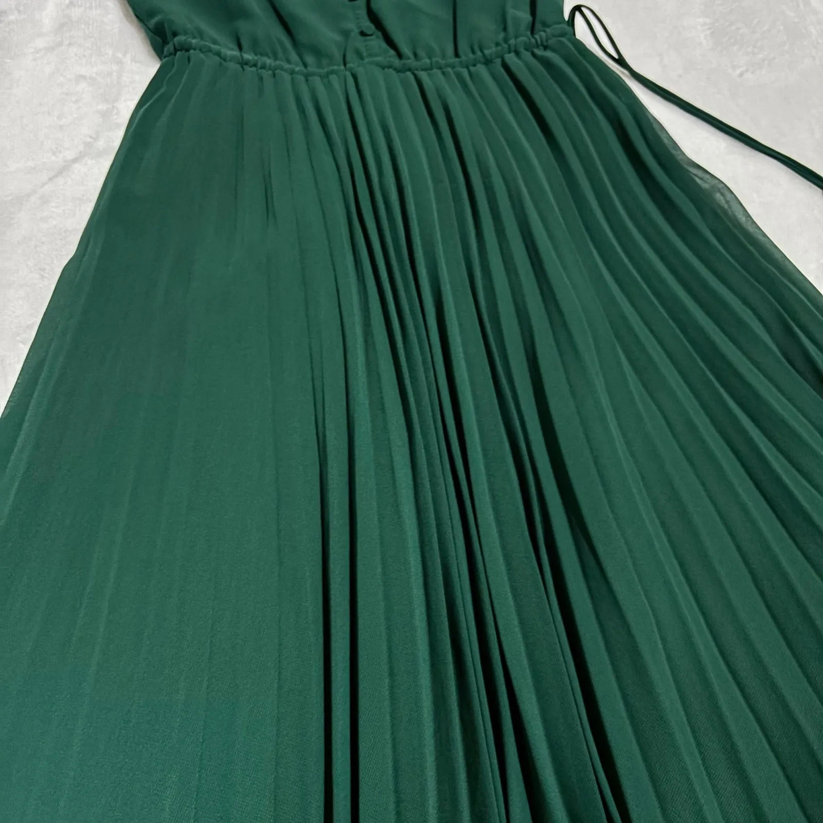 ASOS DESIGN Emerald Green Pleated Midi Dress Spaghetti Straps Button size 6 - Image 4