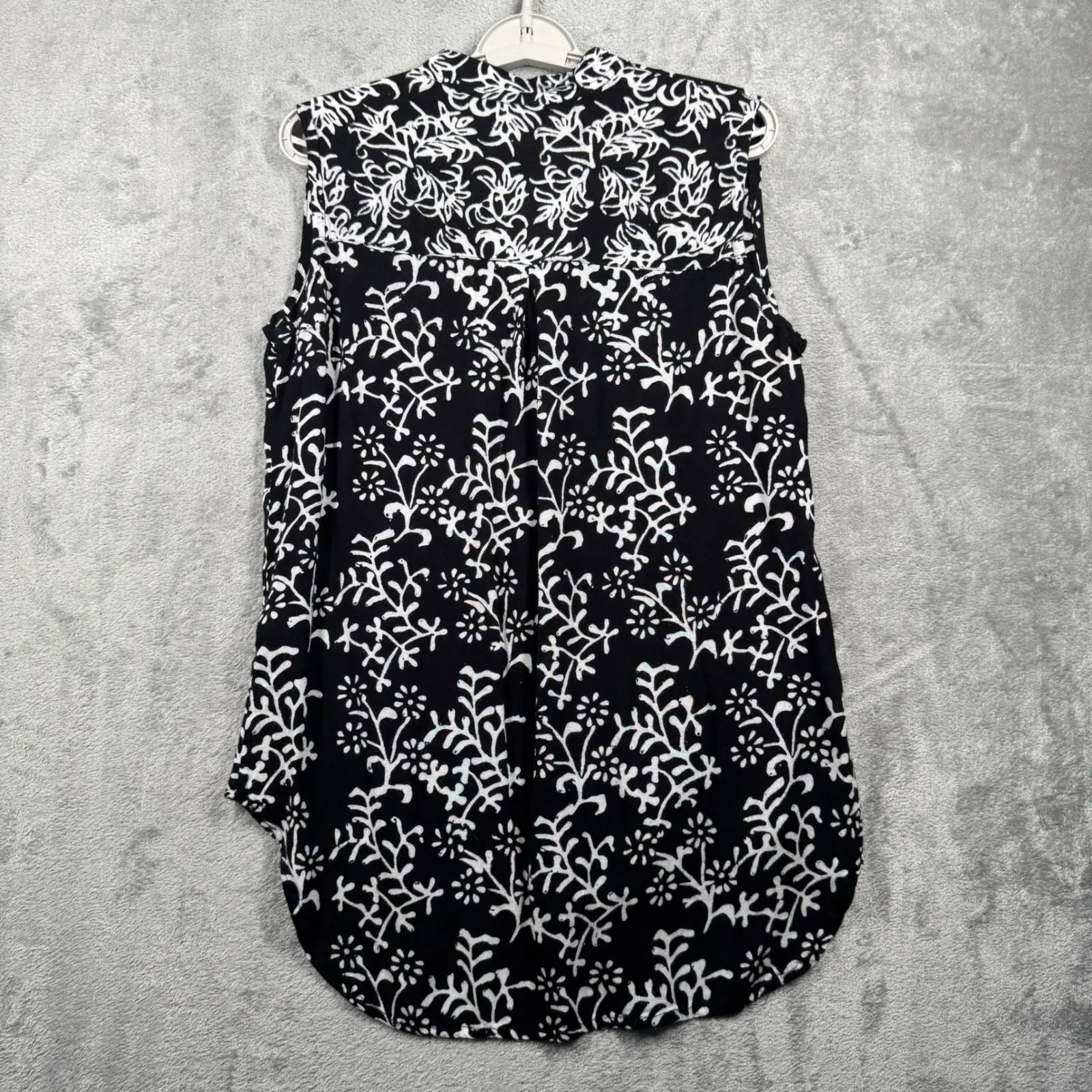 Soft Surroundings Sleeveless Blouse Tunic M Black White Rayon Boho Floral Print - Image 3