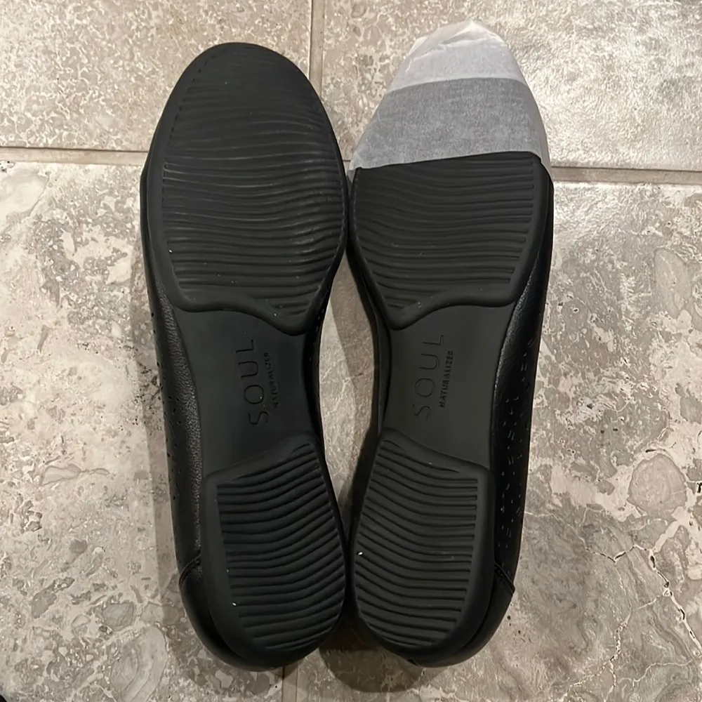NEW SOUL Naturalizer Magical Black Smooth Perforated Flats Size 9W New in Box - Image 6