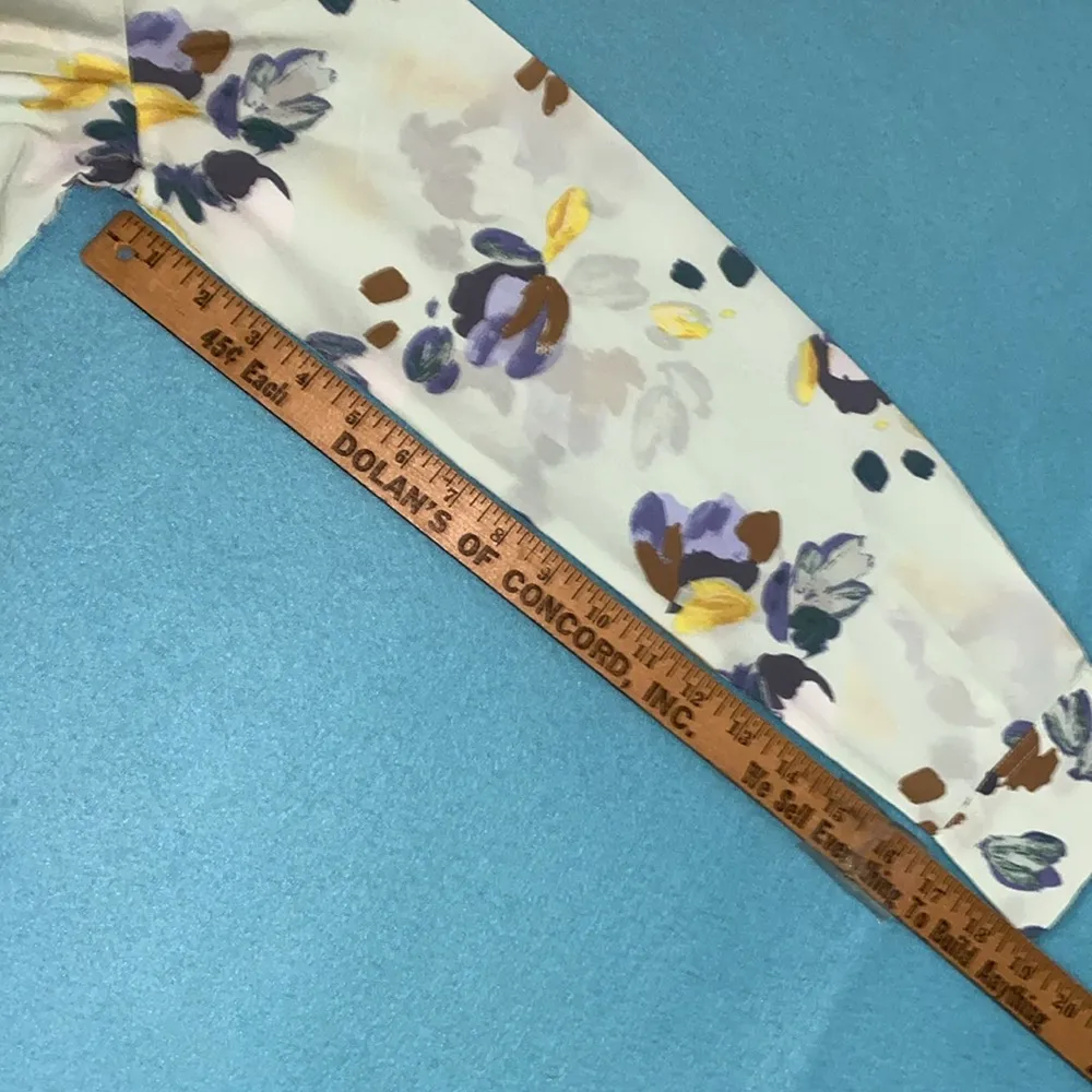 BANANA REPUBLIC Dillon floral blouse button up long sleeve collar shirt size M - Image 11