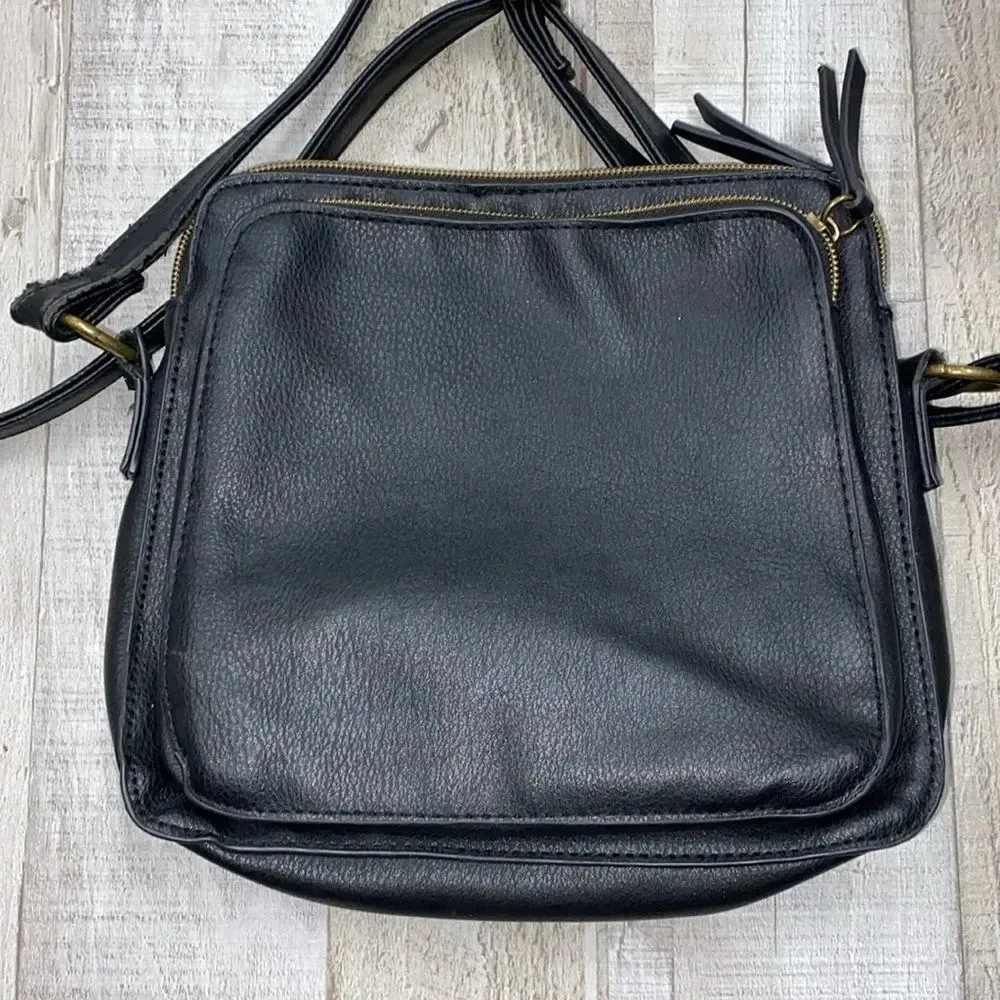 Faux leather crossbody purse with lots of compartments - Image 3