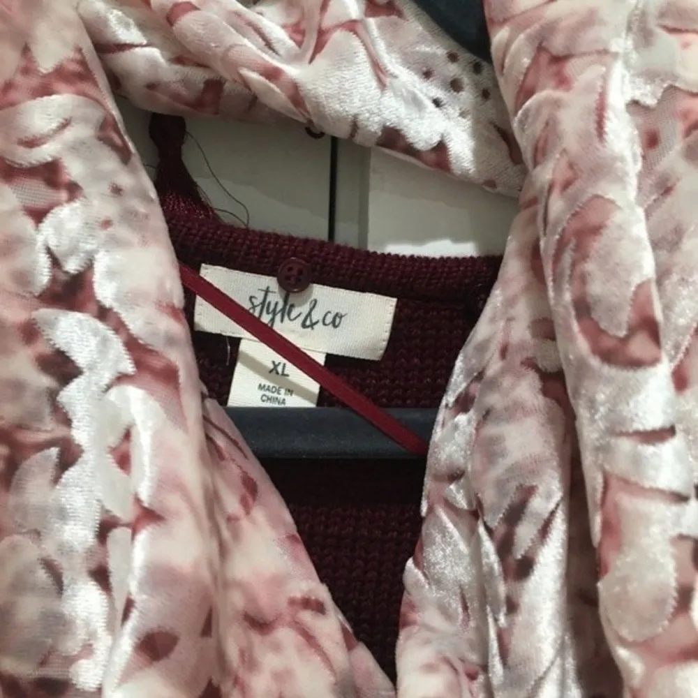 Burgundy Style & Co sweater with detachable scarf XL - Image 5