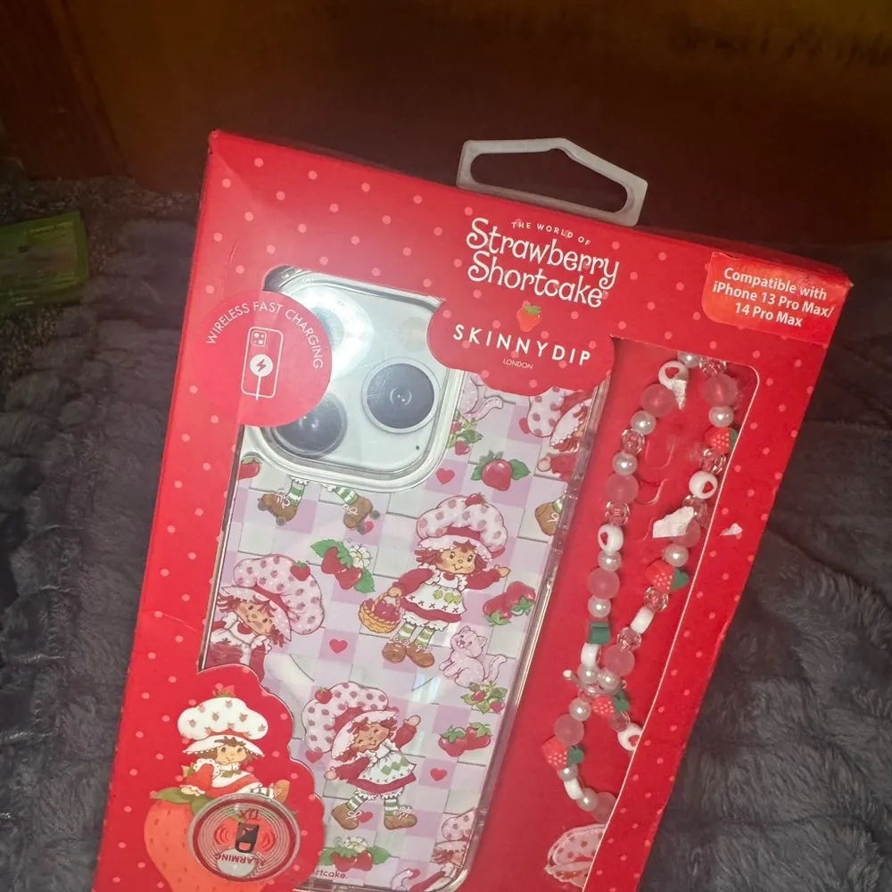 iPhone 13 Pro Max / 14 pro max strawberry shortcake phone case w charm Red - Image 3