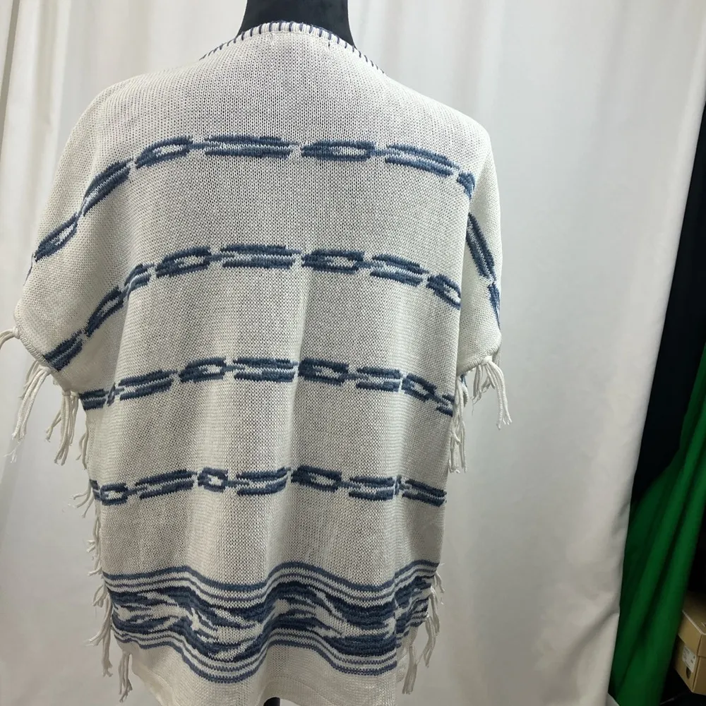 Chaps blue and white tribal print poncho sweater woman’s size medium - Image 8