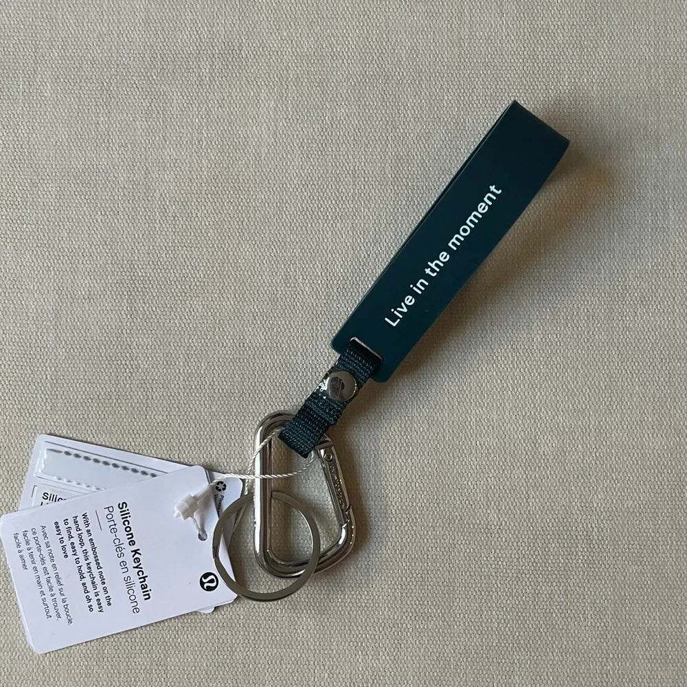 Lululemon silicone keychain - Warp Teal/Ideal Mint - Image 6