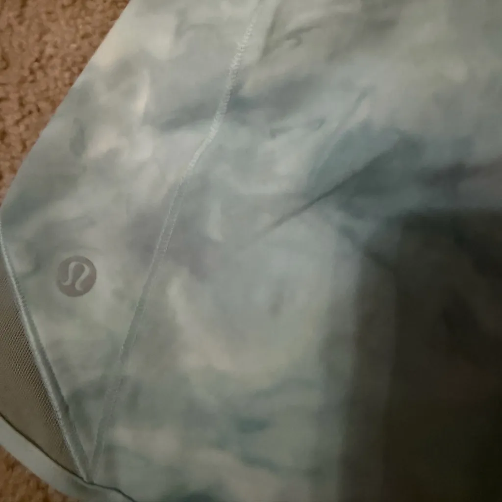 Lululemon Hotty Hot 4” Light Blue Tie-Dye Shorts - Image 4