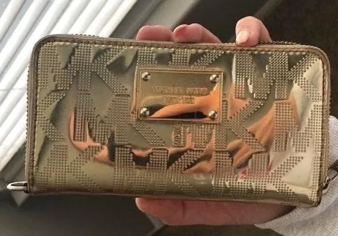 Michael Kors Wallet - Image 3