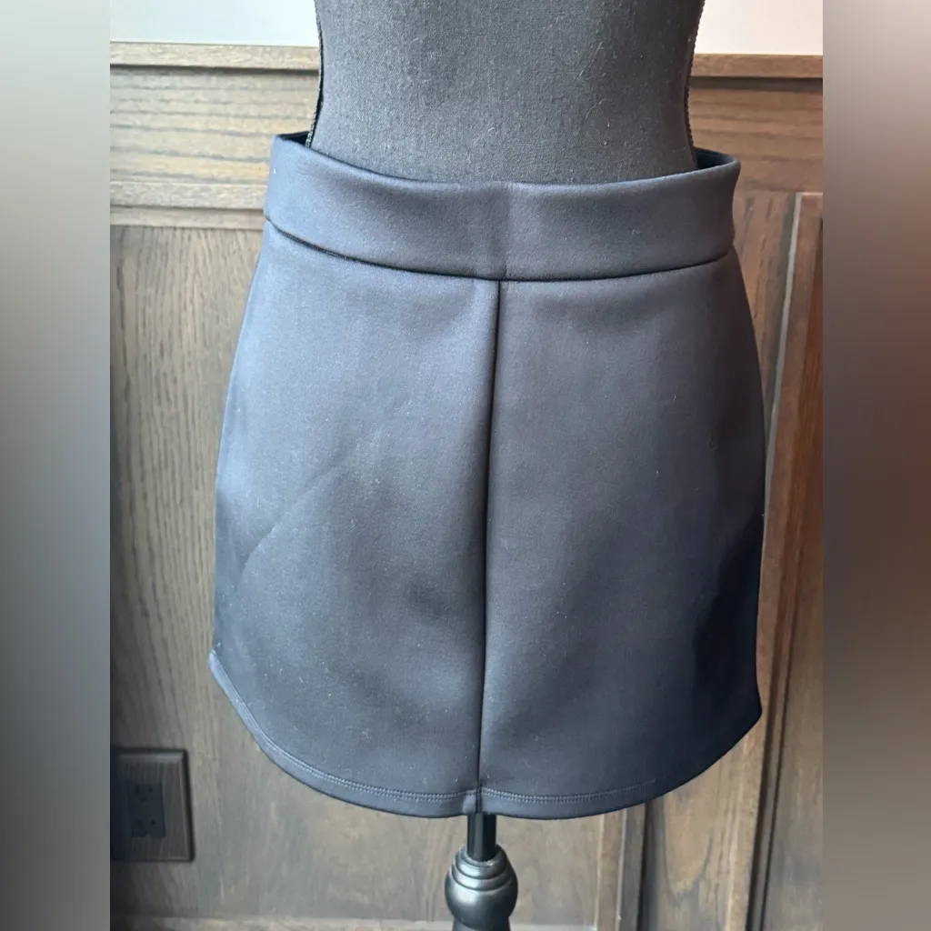 Fabletics Women's Cornado Black Mini Athletic Double Zipper Skirt Sz‎ S - Image 3