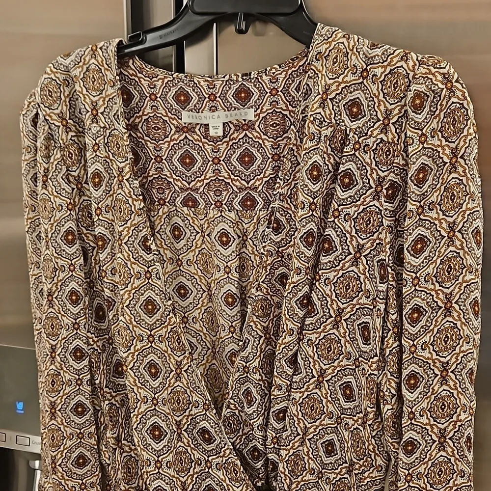 đź’•VERONICA BEARDđź’• Alamo Printed Ruched 100% Silk Dress ~ Rust/Ivory 10 NWOT - Image 13