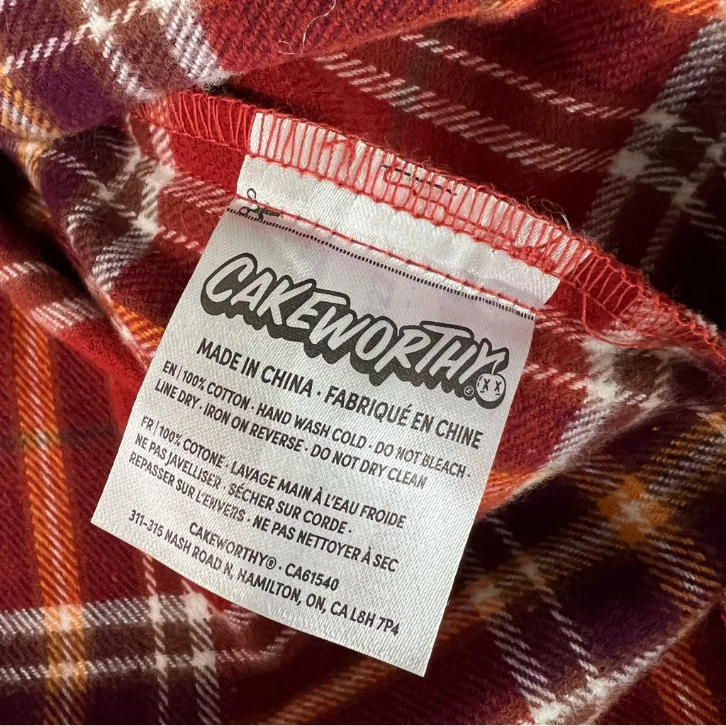 Cakeworthy Hocus Pocus Mary Flannel Red - Image 4