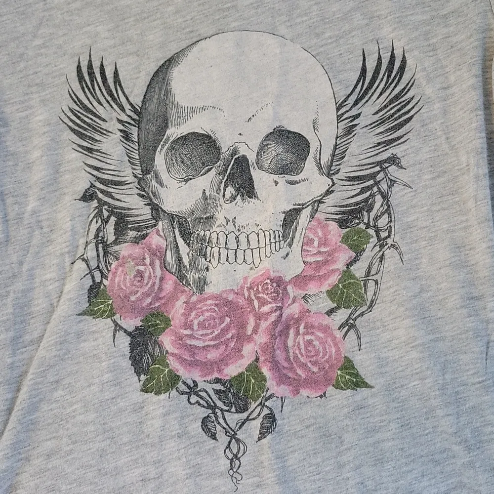 Skull and Roses Tee Junior's Size Small (3-5) - Image 2