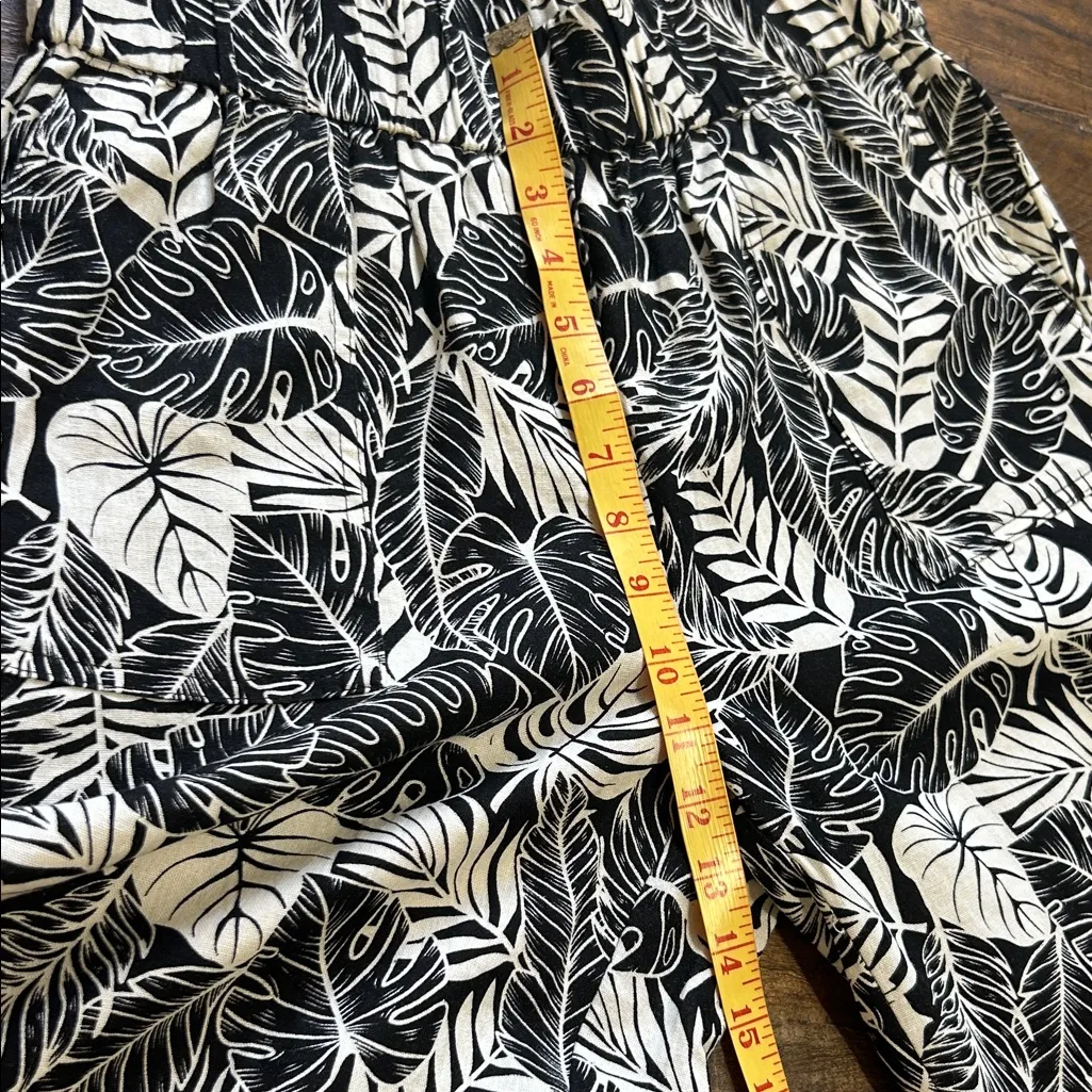 Calvin Klein Black and White Leaf Print Pants - Image 5