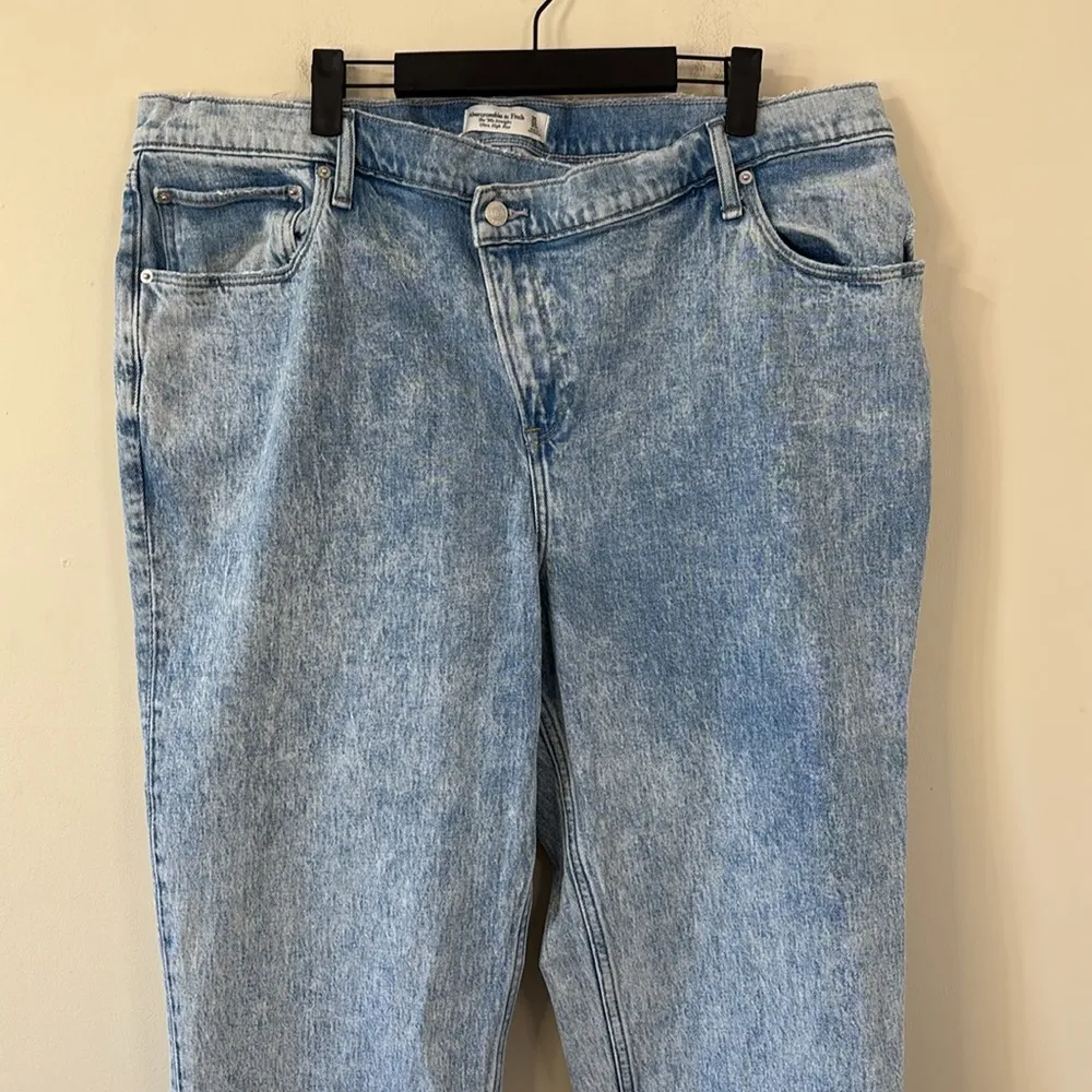 Abercrombie & Fitch The 90s Straight Ultra High Rise Denim Jeans Size 20 SHORT - Image 2