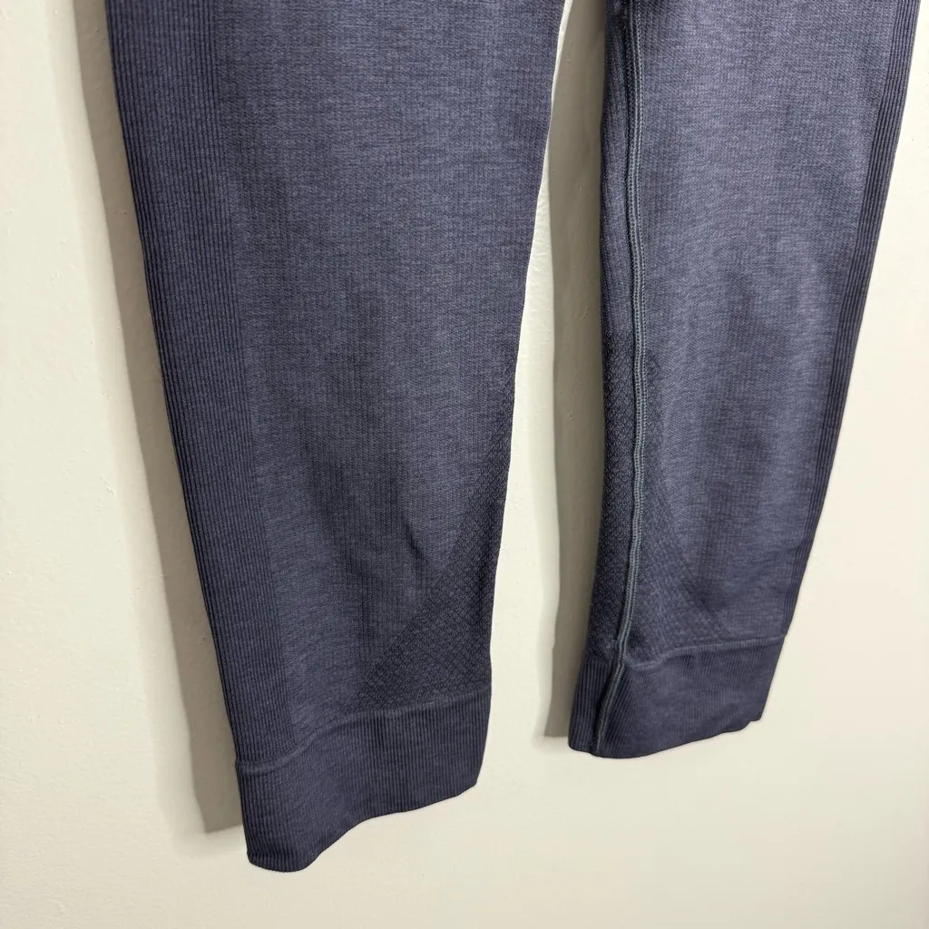 Lululemon Seamlessly Street Crop in Cadet Blue Size 4 Ribbed Activewear - Image 8