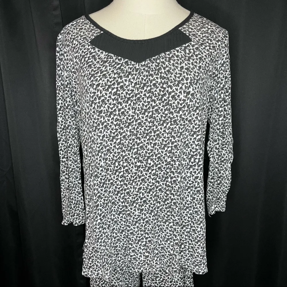 KENSIE Black White Heart Patterned Coordinating Shirt Pants Pajama Set Medium - Image 2