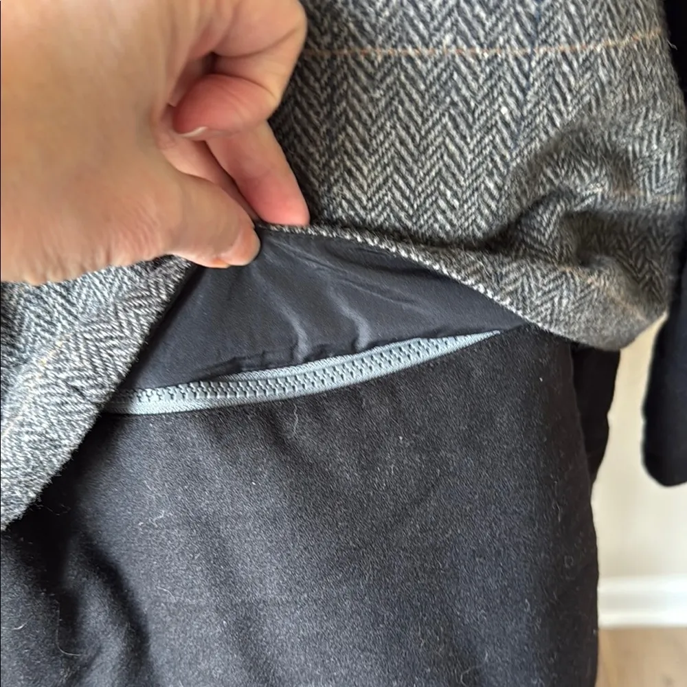 Prana Caprise Insulated Wool Blend Convertible Gray and Black Trench Coat - Image 8