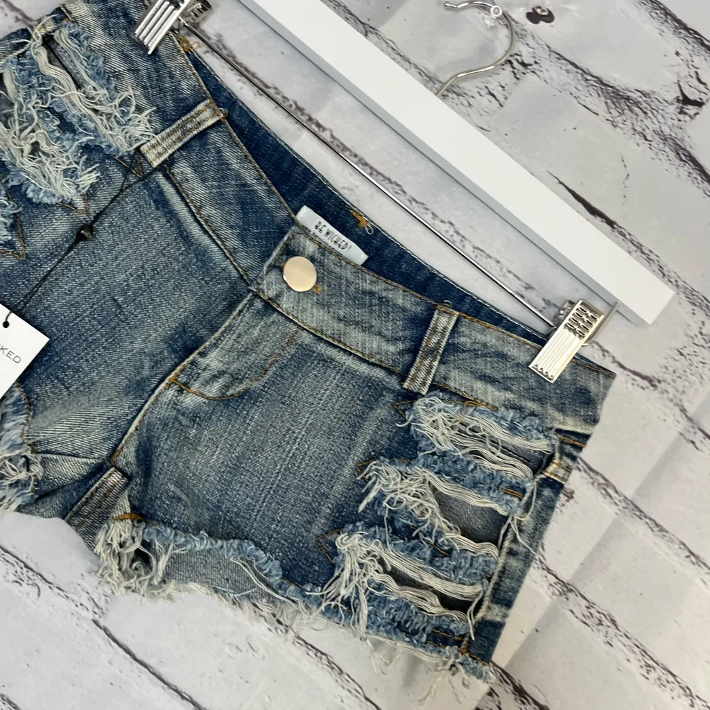 Be Wicked Light Wash Cotton Jean Shorts Raw Hem Ripped Distressed Women’s M NWT Blue Size M - Image 6