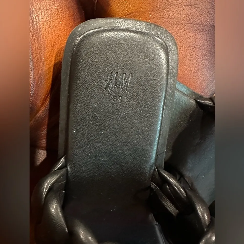 EUC H&M Chunky Braided Sandals Slides Size 39 - Image 3