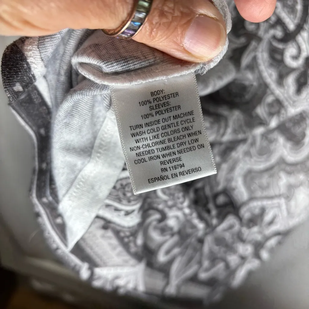 JM Collection Sz‎ Small Gray /White Top Super Cute - Image 7