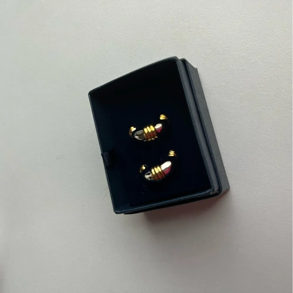 NEW Two Toned Hoop Earrings Silver Gold - Image 3