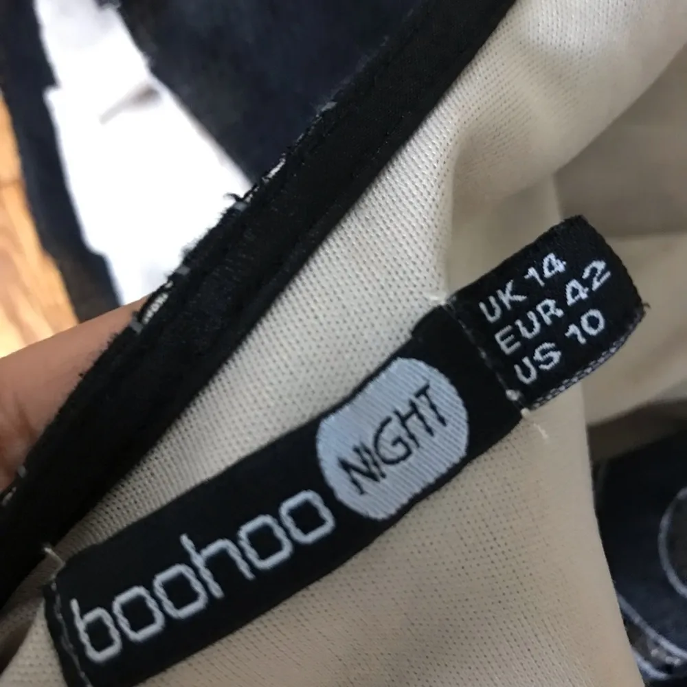 BooHoo Black Lace Crop Top - Image 7