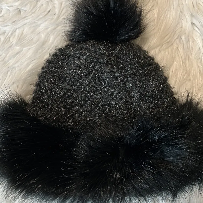 Ski Lodge Winter Cap Faux Fur Trim Acrylic Hat Black Glam - Image 13