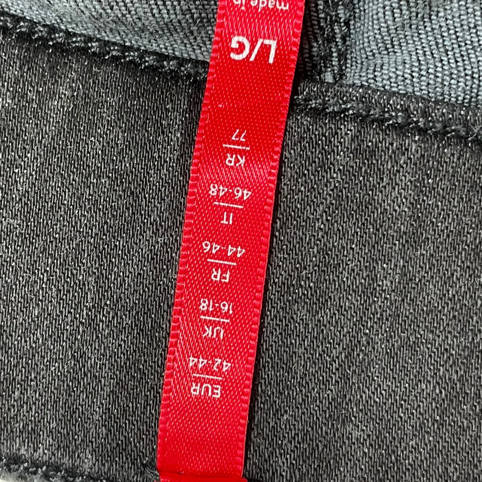 SPANX Vintage Black Distressed Denim Legging Size Large Skinny Jeans 20213R - Image 8