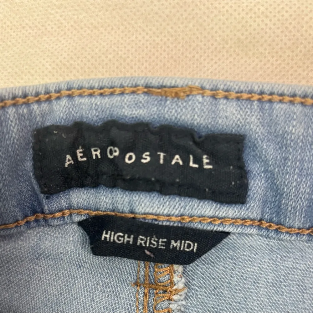 Aeropostale 16 High Rise Midi Distressed Light Wash Blue Jean Shorts Cuffed - Image 6