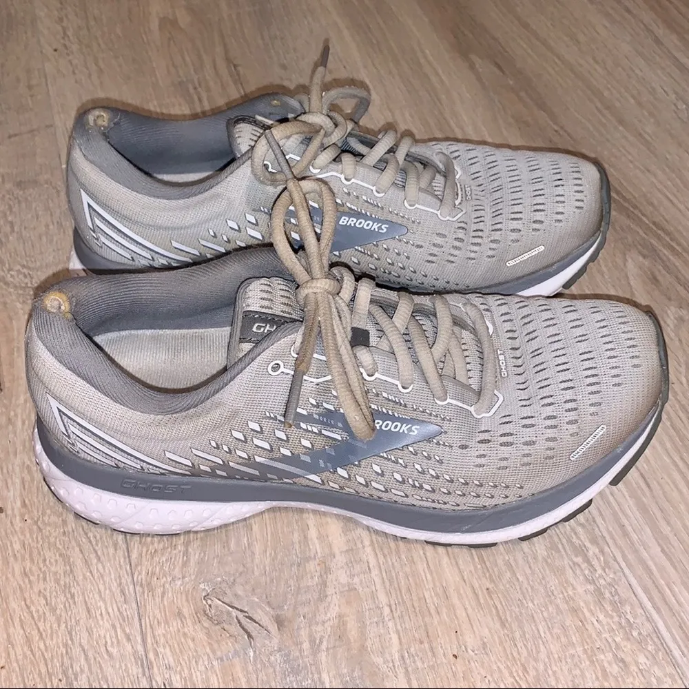 ghost Grey woman’s 7.5 running shoes - Image 5