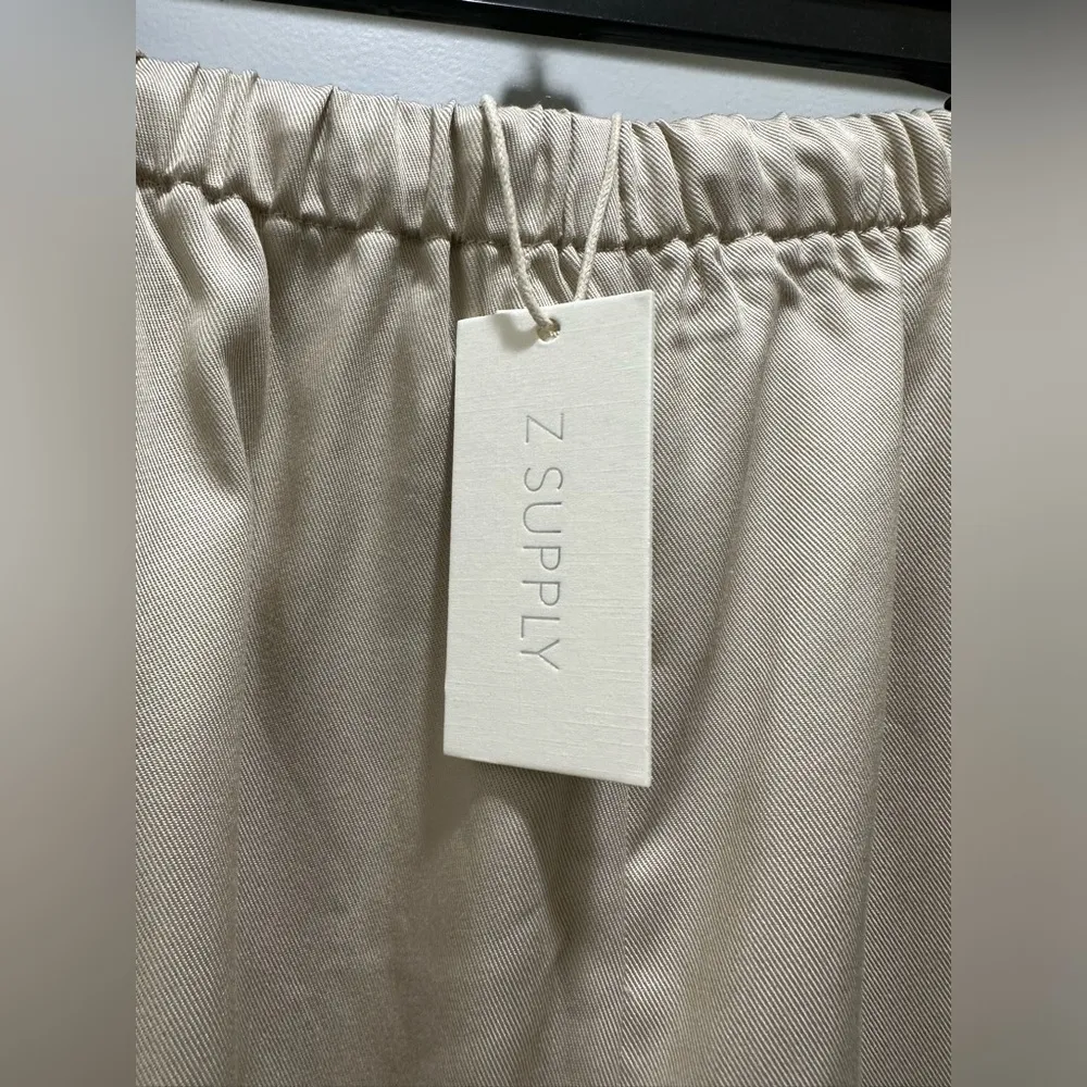 Z Supply New with tabs khaki cargo pants
Womens wide leg pants Size medium - Image 7